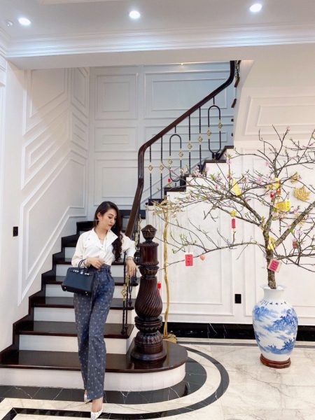 khach-hang-thi-cong-cau-thang (4)